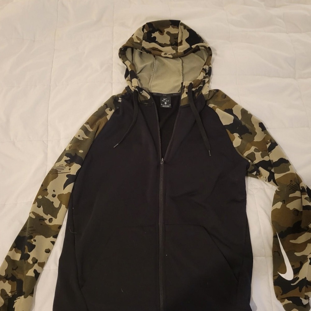 Nike Black Zip-Up Hoodie with Olive Brown Camouflage Sleeves